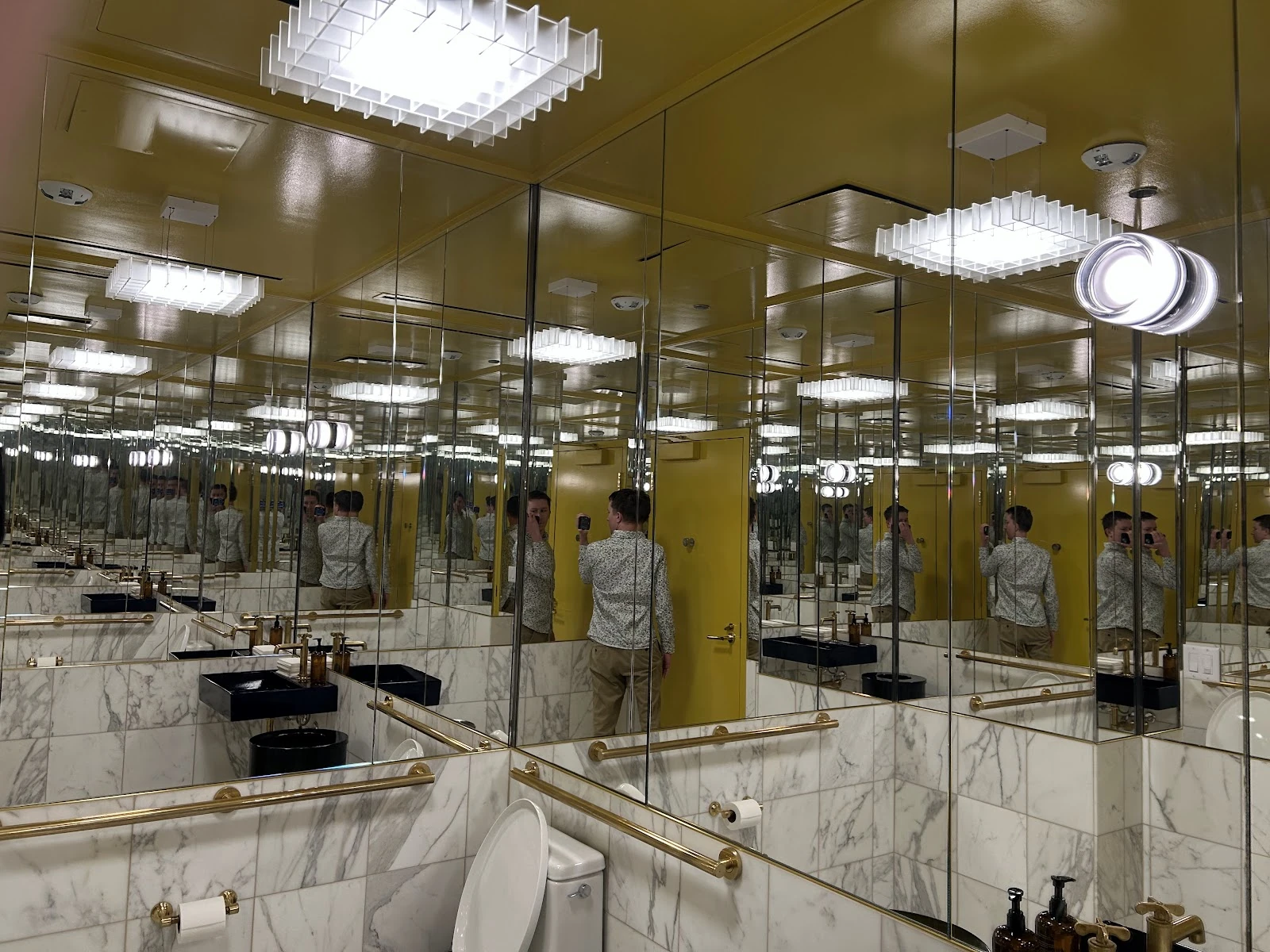 Augustine Lounge and Listening Room gallery 4